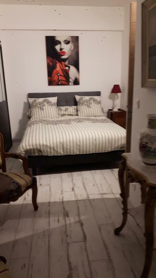 Bed and Breakfast La Longere Des Glycines Egligny Экстерьер фото