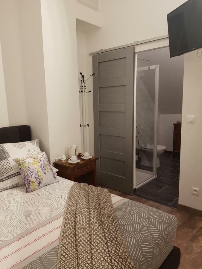 Bed and Breakfast La Longere Des Glycines Egligny Экстерьер фото